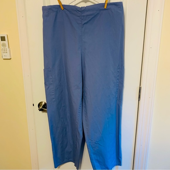 SB Scrubs Woman’s Set Size XL - Picture 4 of 5